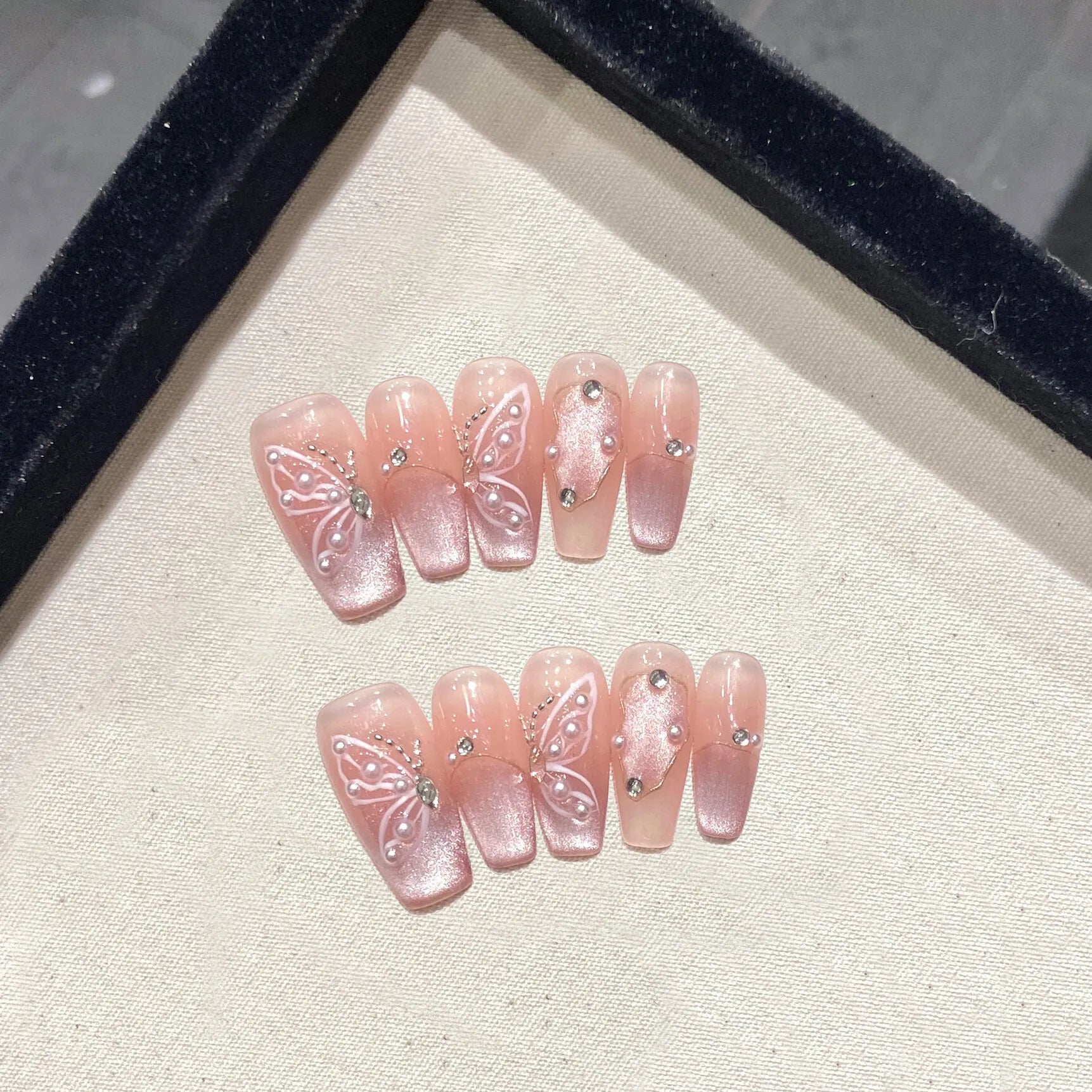 Rhinestone Elegance – Luxury Press-On Nails